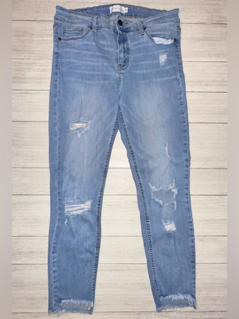 Oasis Light Wash Distressed Women’s Jeans